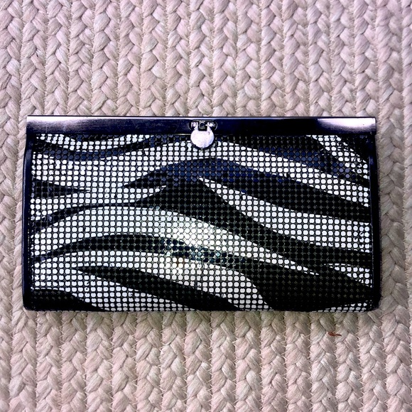 Clutch by express - Picture 1 of 2